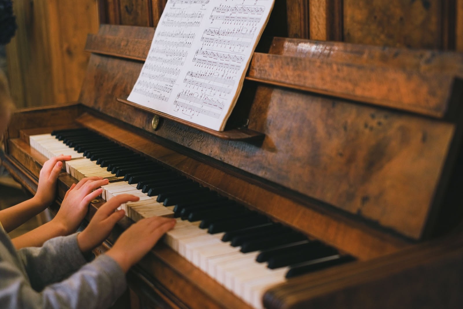 Mozart era davvero un prodigio a 5 anni? Cosa riusciva a fare da bambino e cosa c’è di romanzo