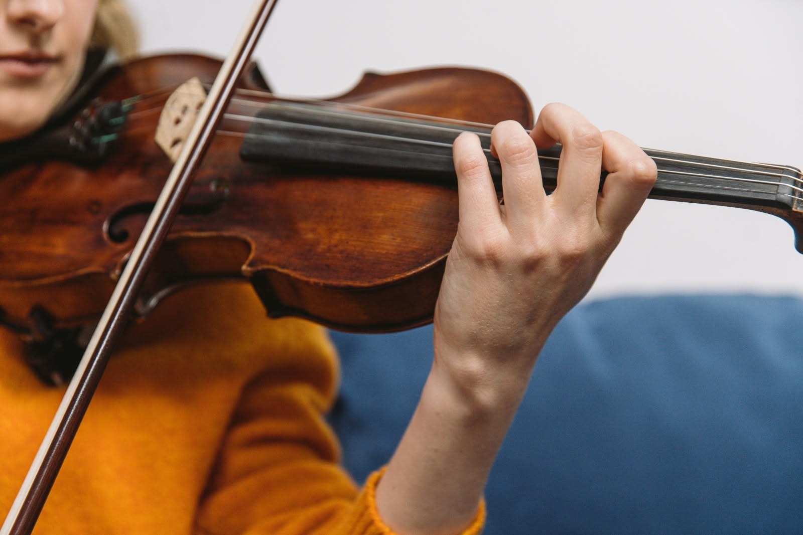 Ascoltare musica classica prima di dormire migliora la qualità del sonno? I dati scientifici