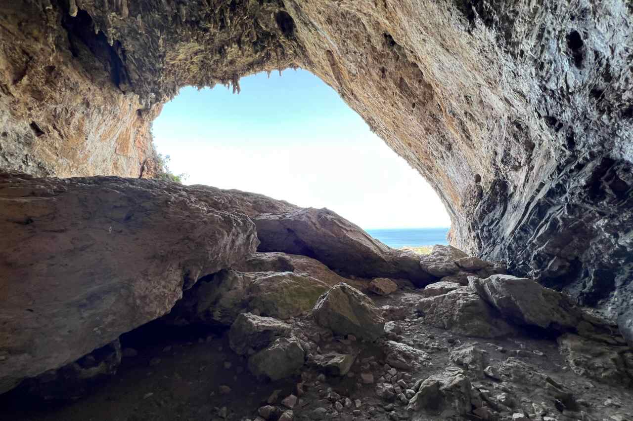 Grotta Mazzamuto.RNO Monte Cane,pizzo Trigna e Grotta Mazzamuto